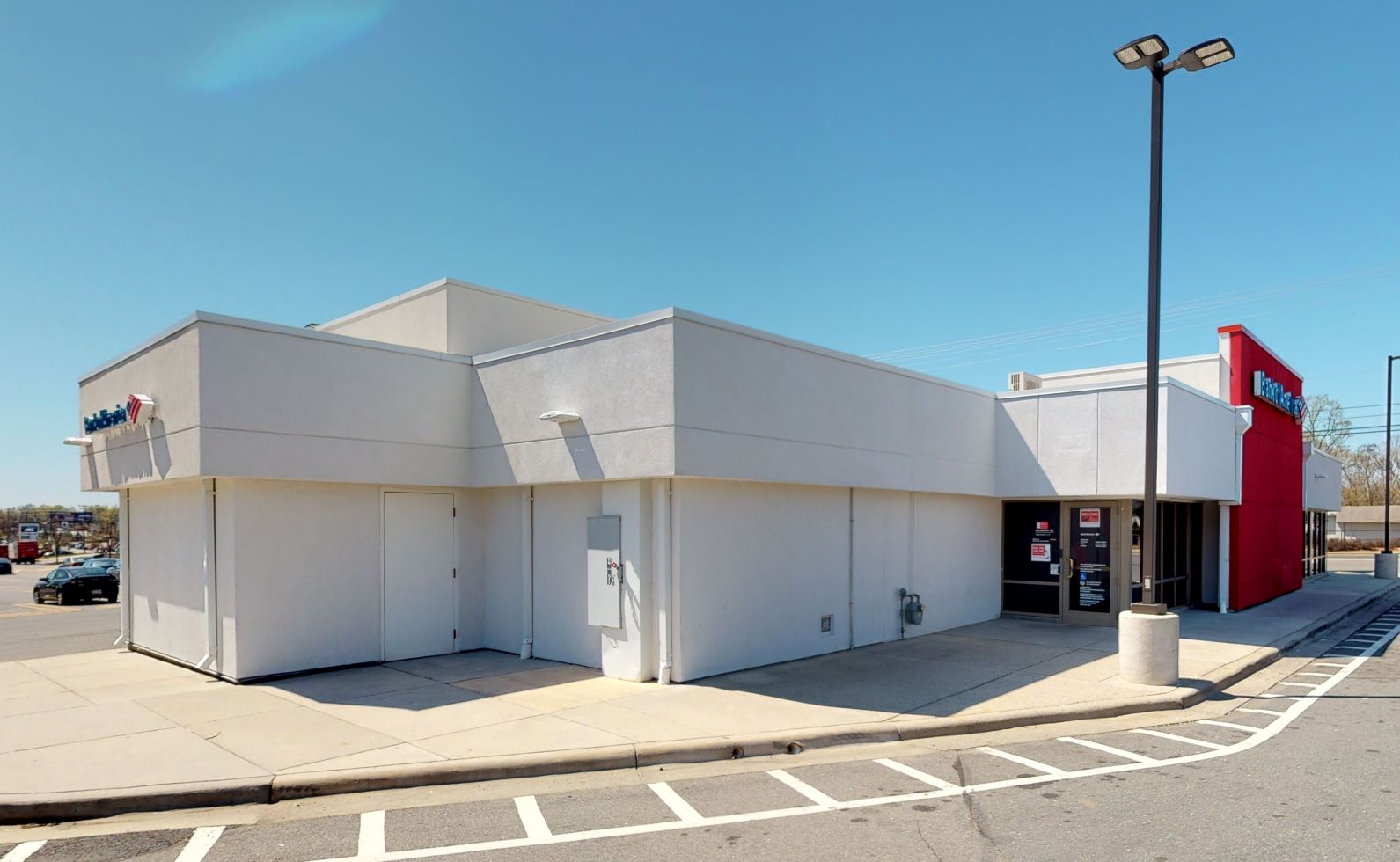 Bank of America financial center with drive-thru ATM | 5801 South Blvd, Charlotte, NC 28217