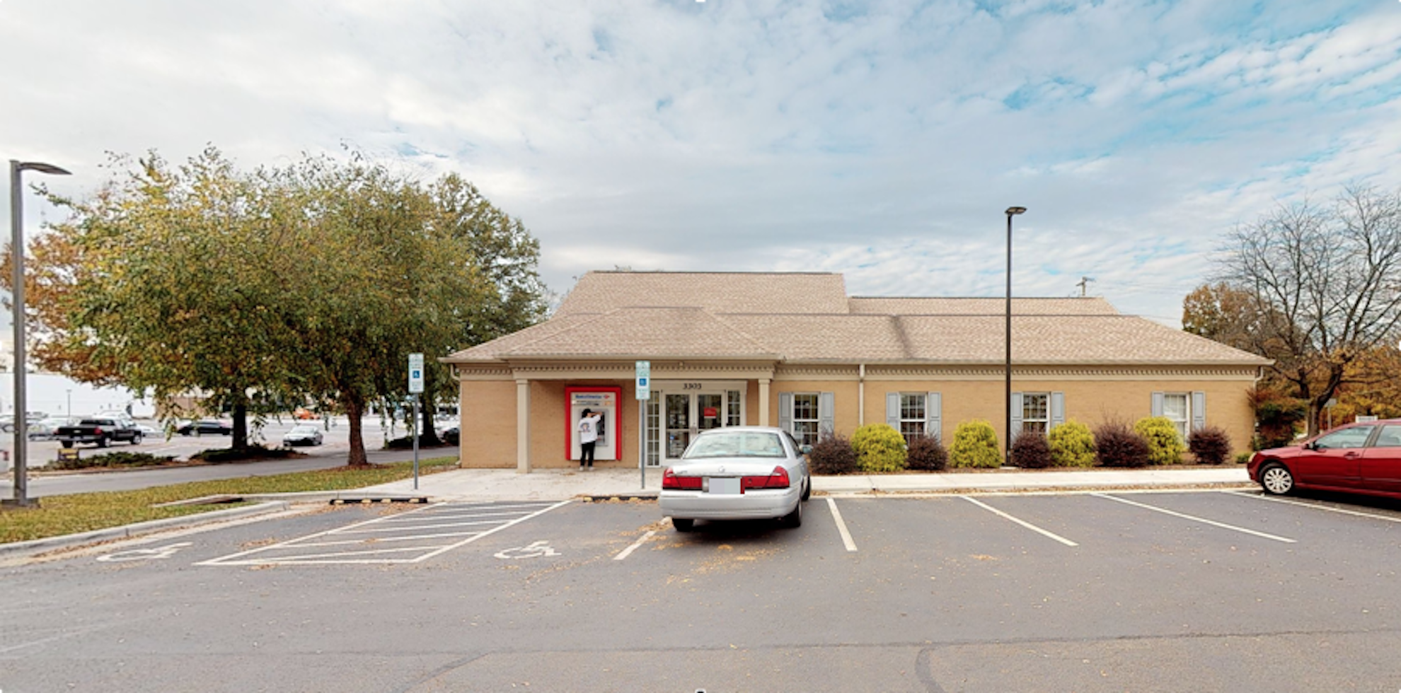 Bank of America financial center with drive-thru ATM and teller | 3303 Battleground Ave, Greensboro, NC 27410