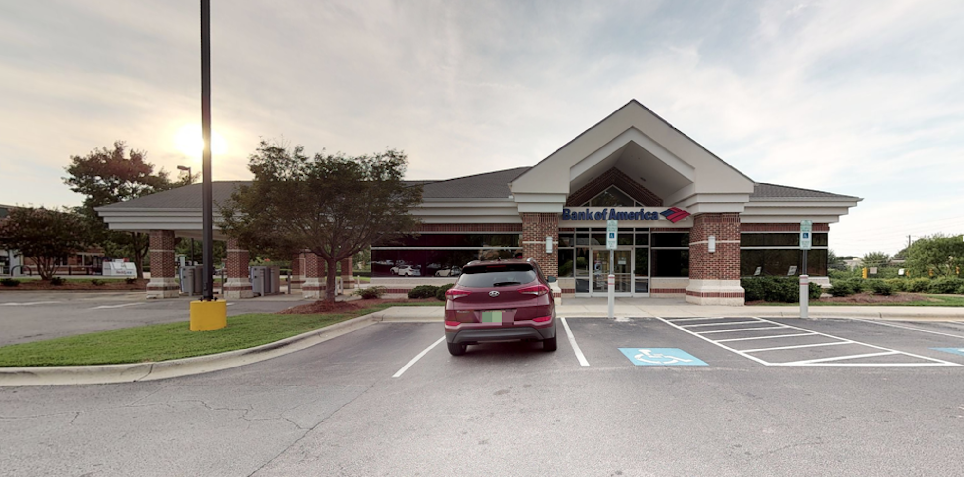 Bank of America financial center with drive-thru ATM | 5496 Apex Peakway, Apex, NC 27502