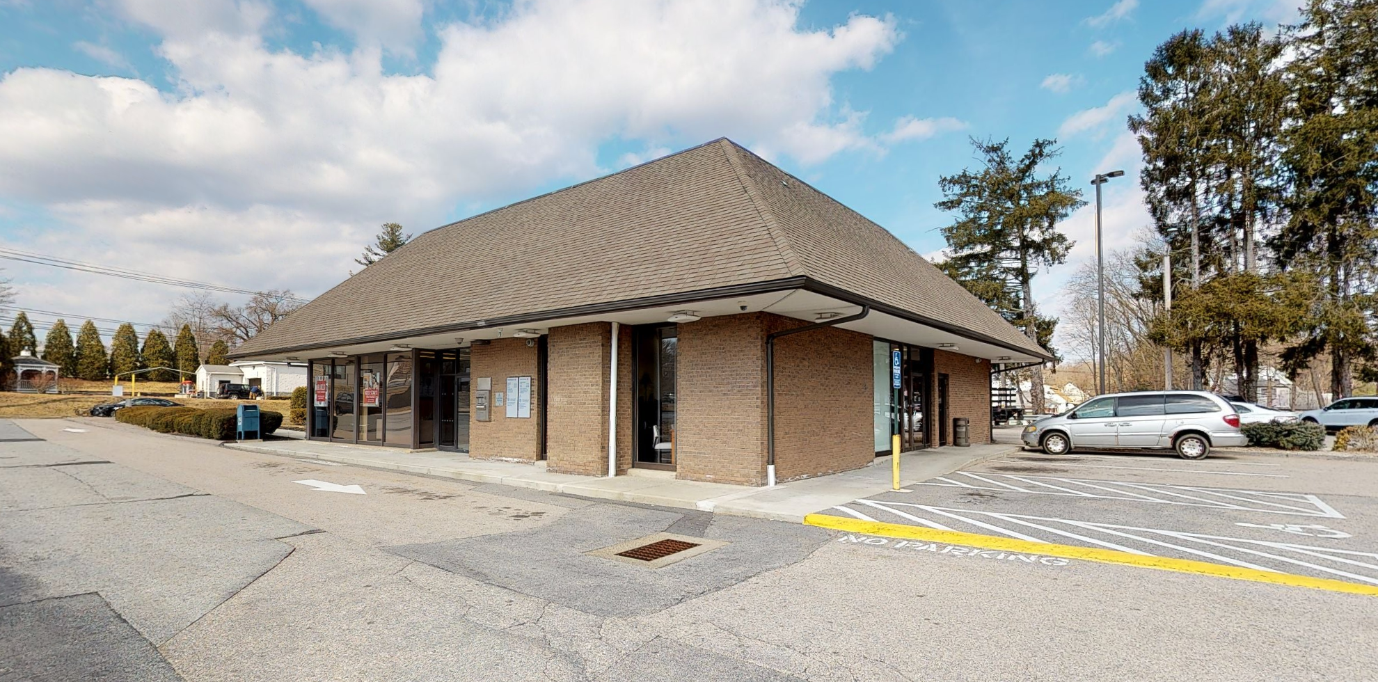 Bank of America financial center with drive-thru ATM | 590 W Main St, Norwich, CT 06360