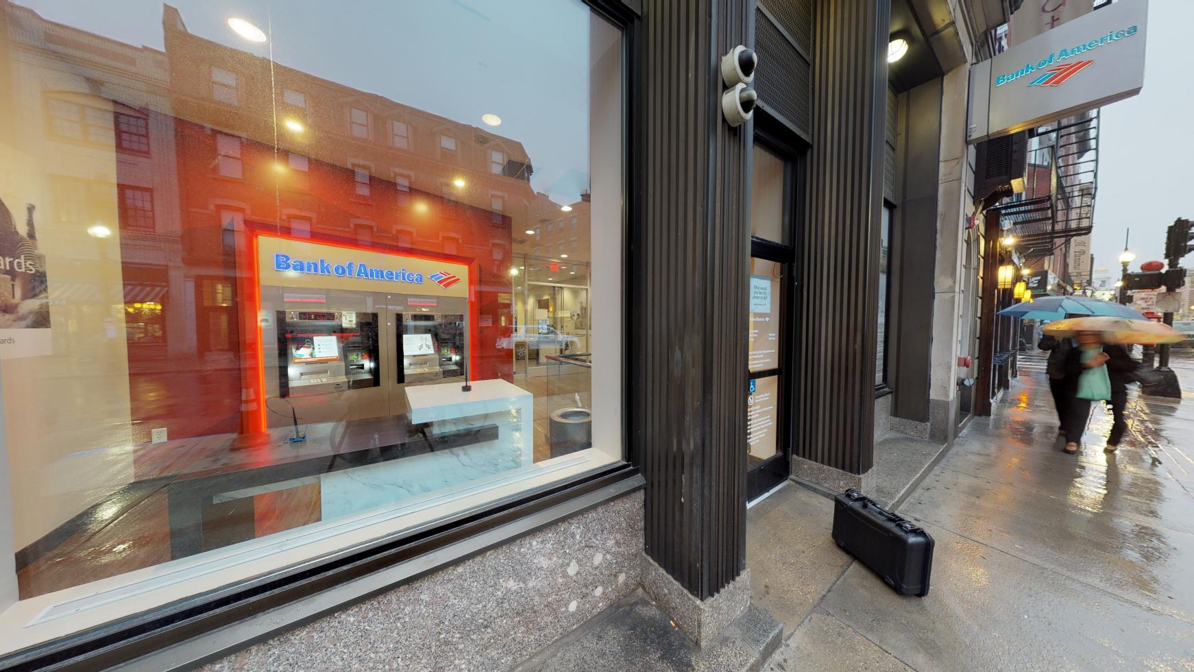 Bank of America financial center with walk-up ATM | 260 Hanover St, Boston, MA 02113