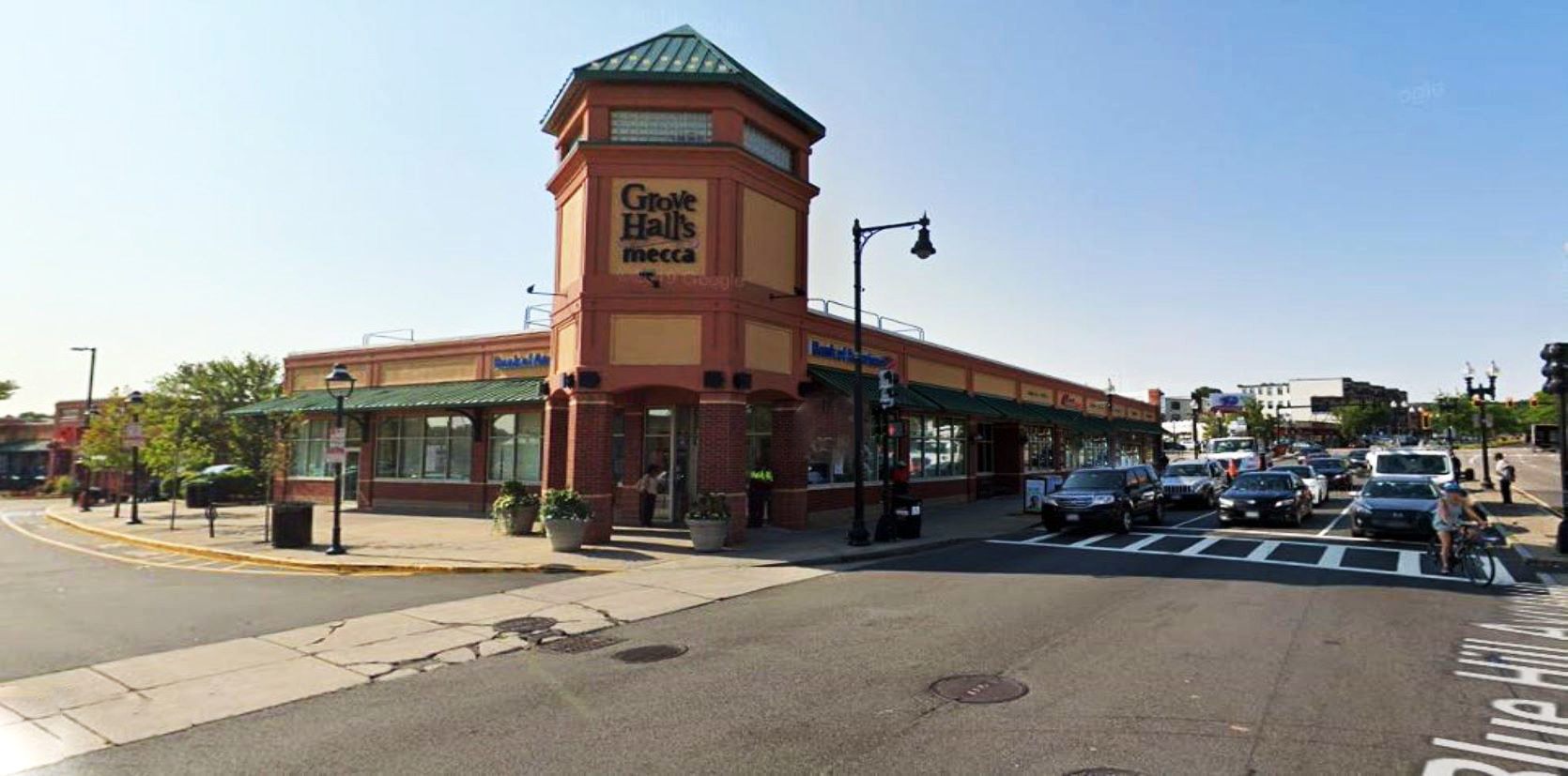 Bank of America financial center with walk-up ATM | 470 Blue Hill Ave, Dorchester, MA 02121