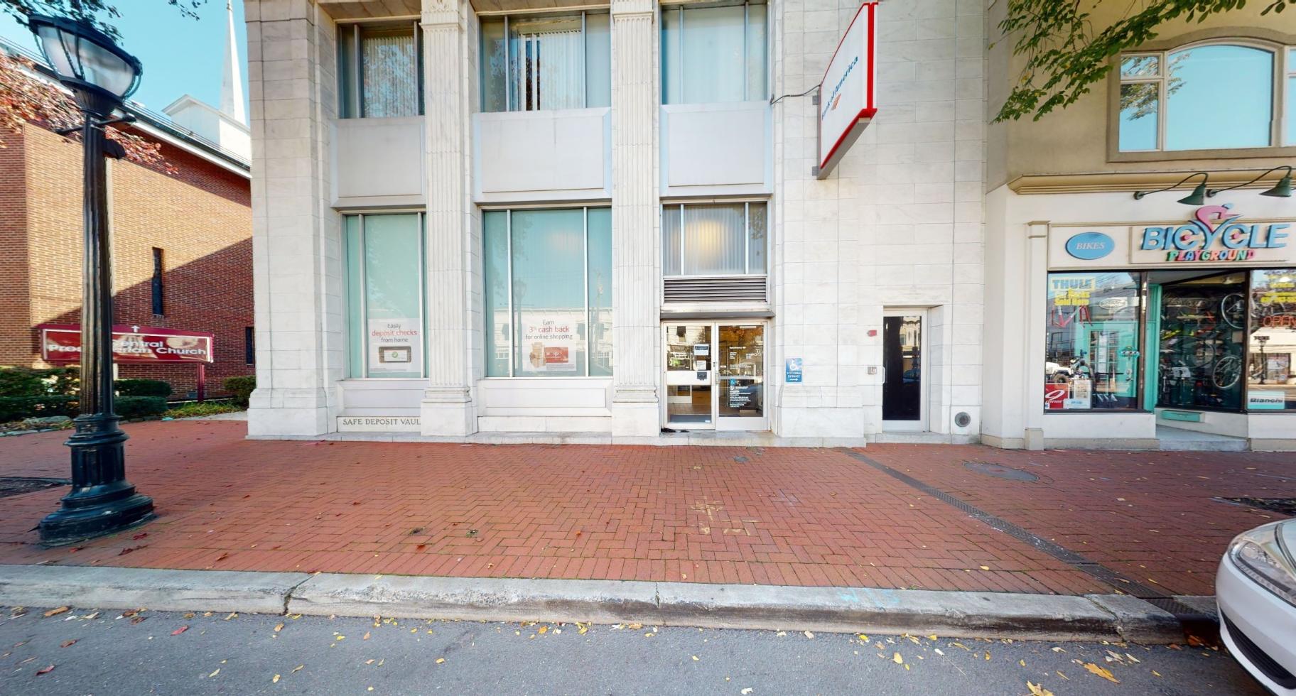 Bank of America financial center with drive-thru ATM | 250 Main St, Huntington, NY 11743
