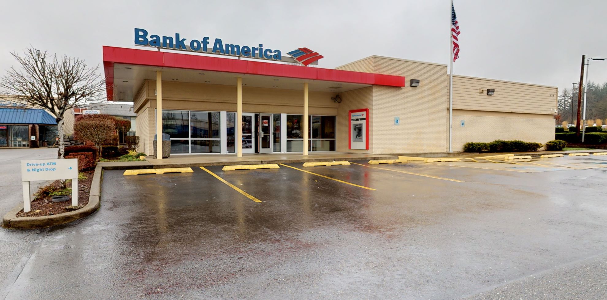 Bank of America financial center with drive-thru ATM | 628 Meridian E, Milton, WA 98354