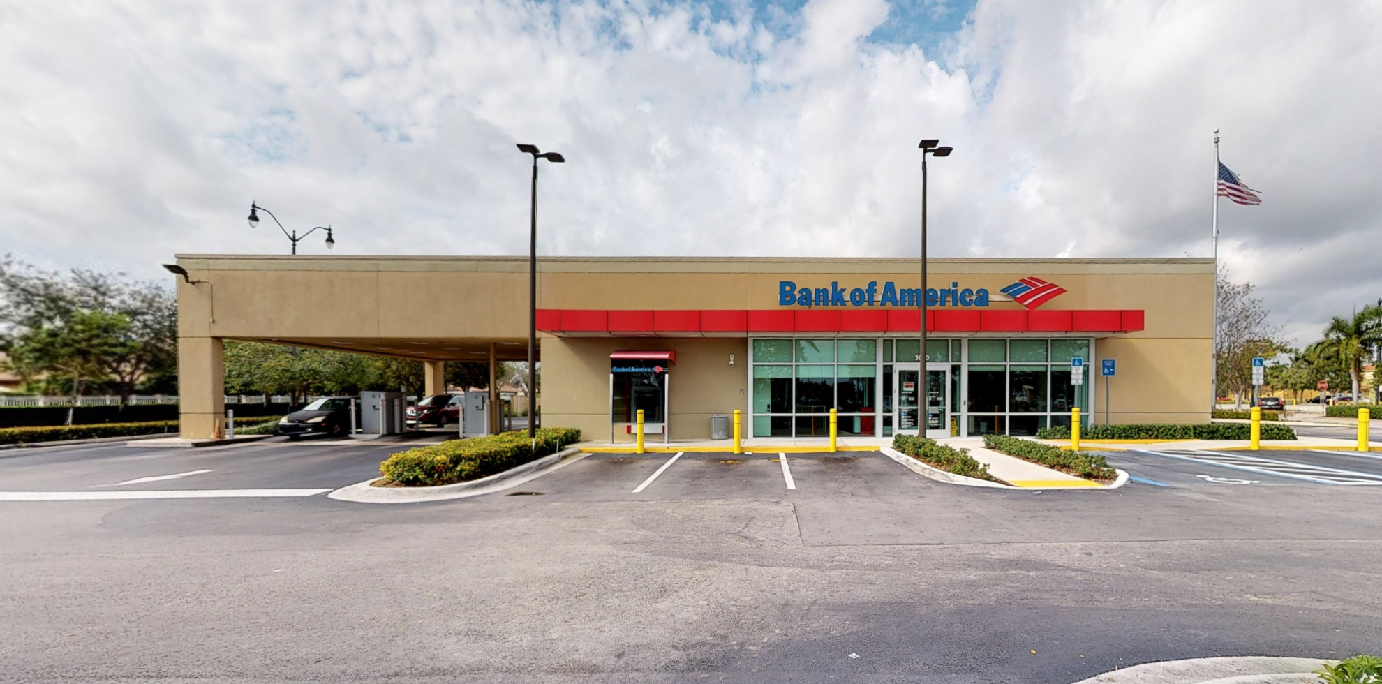 Bank of America financial center with drive-thru ATM and teller | 3050 NE 43rd Ave, Homestead, FL 33033