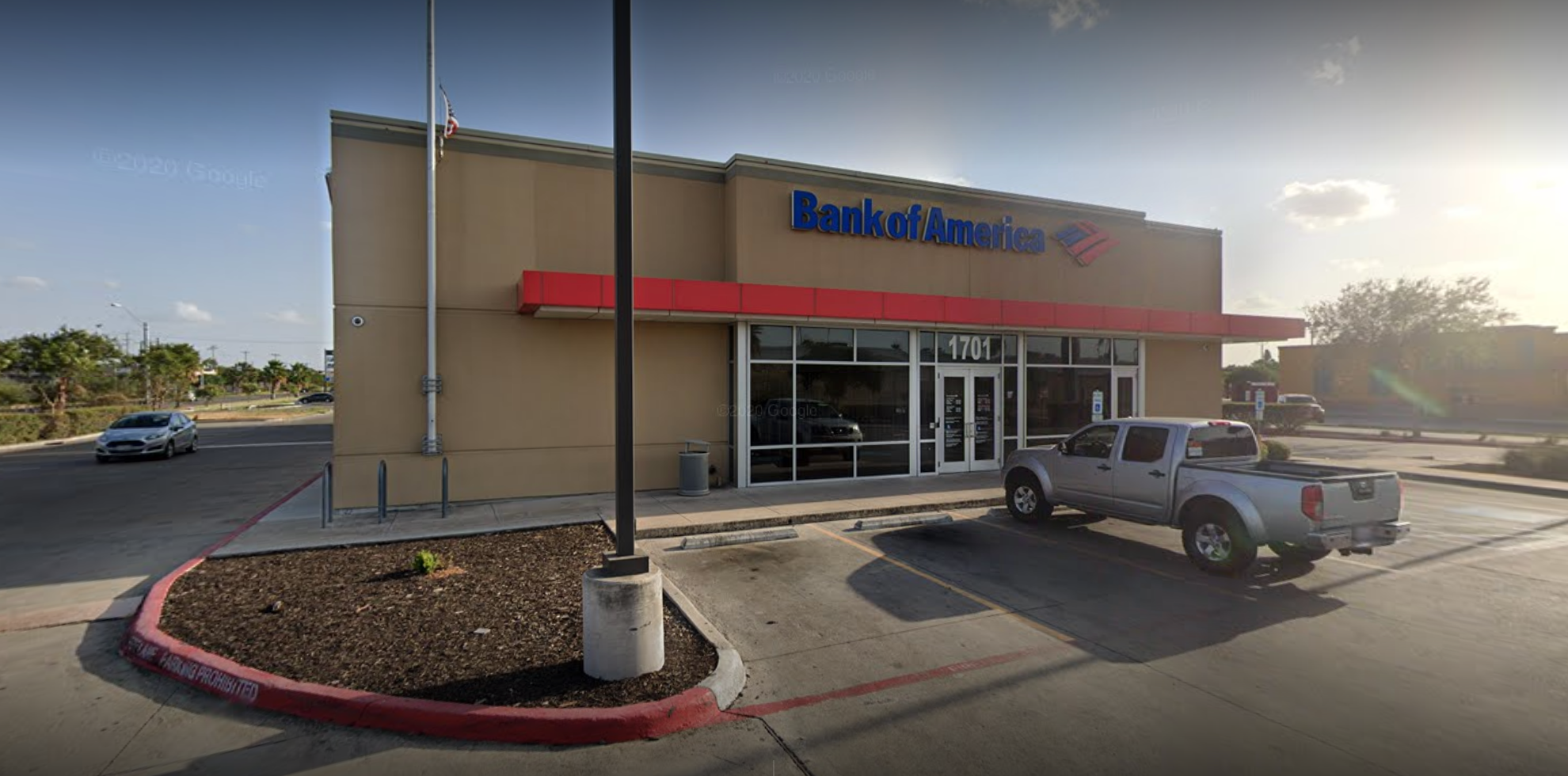 Bank of America financial center with drive-thru ATM and teller | 1701 E Expressway 83, San Juan, TX 78589