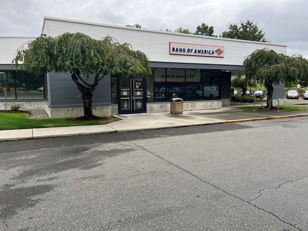 Bank of America financial center with drive-thru ATM | 7450 170th Ave NE, Redmond, WA 98052