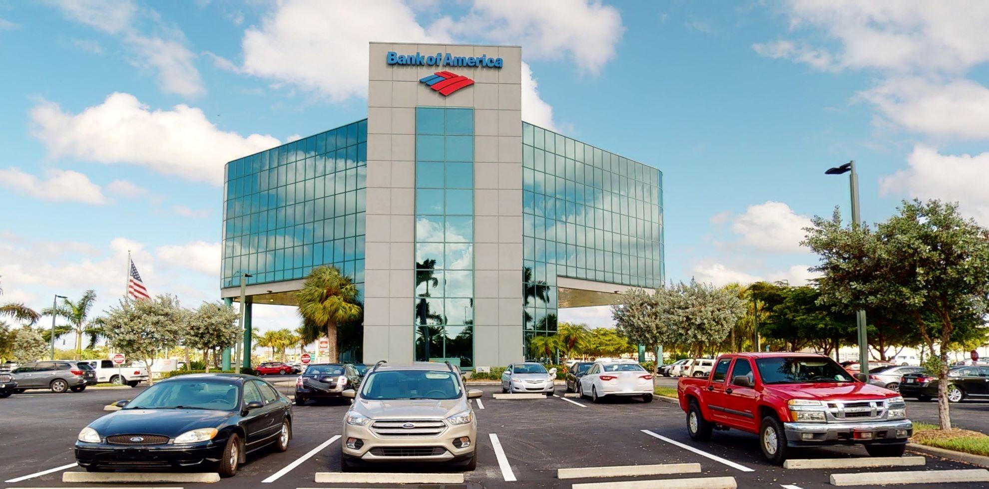 Bank of America financial center with drive-thru ATM | 13099 US Highway 41 SE, Fort Myers, FL 33907