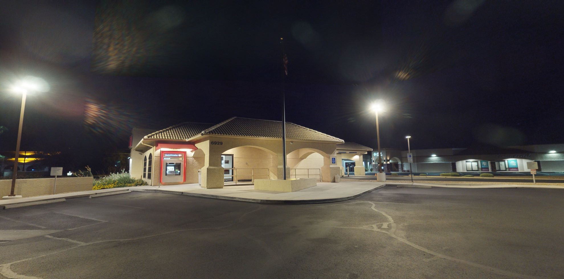 Bank of America financial center with drive-thru ATM | 6929 E Shea Blvd, Scottsdale, AZ 85254