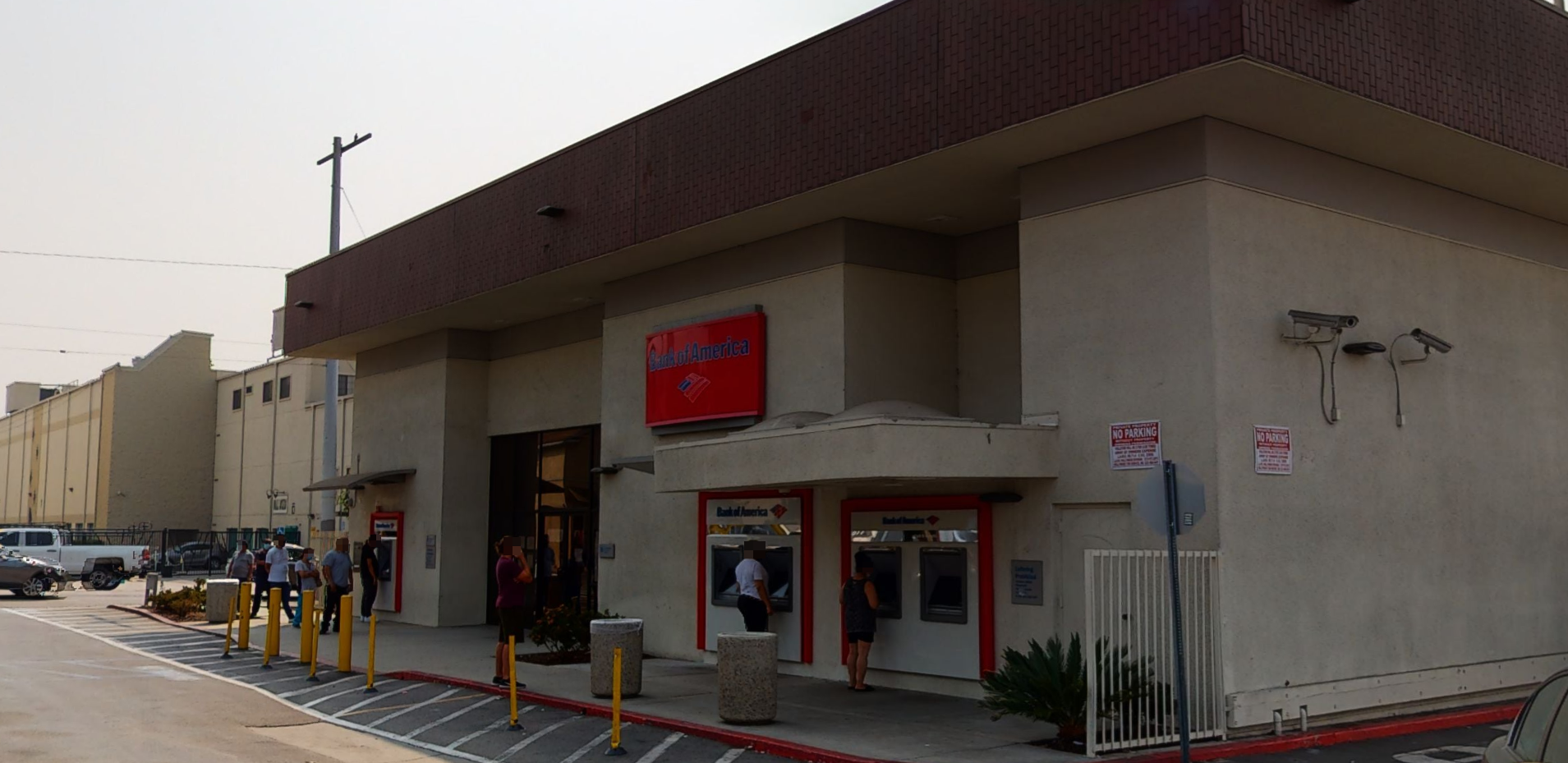 Bank of America financial center with walk-up ATM | 4975 Melrose Ave, Hollywood, CA 90029
